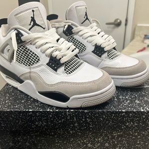 Nike Jordan 4 Military Black